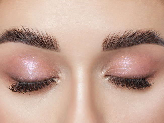 Laminado de cejas: todo sobre la técnica cosmética que es un boom